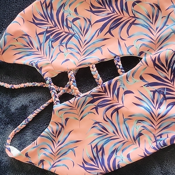 Cupshe One Piece Suit - Picture 2 of 5